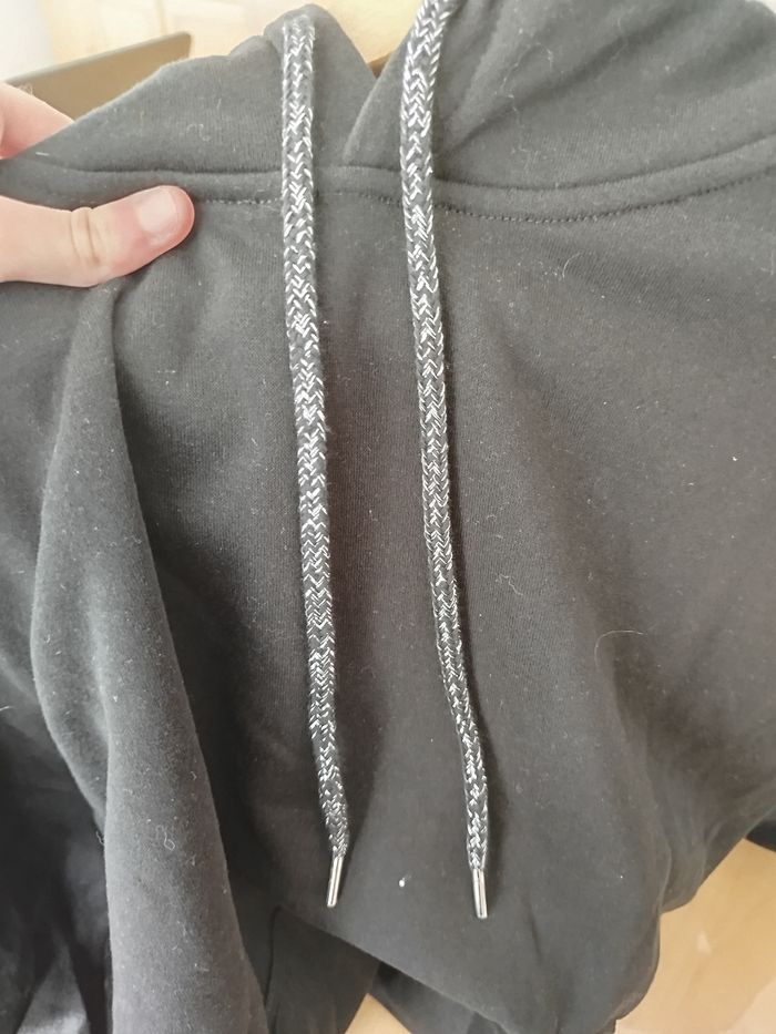 Sweat noir à capuche taille S Gémo. - photo numéro 6
