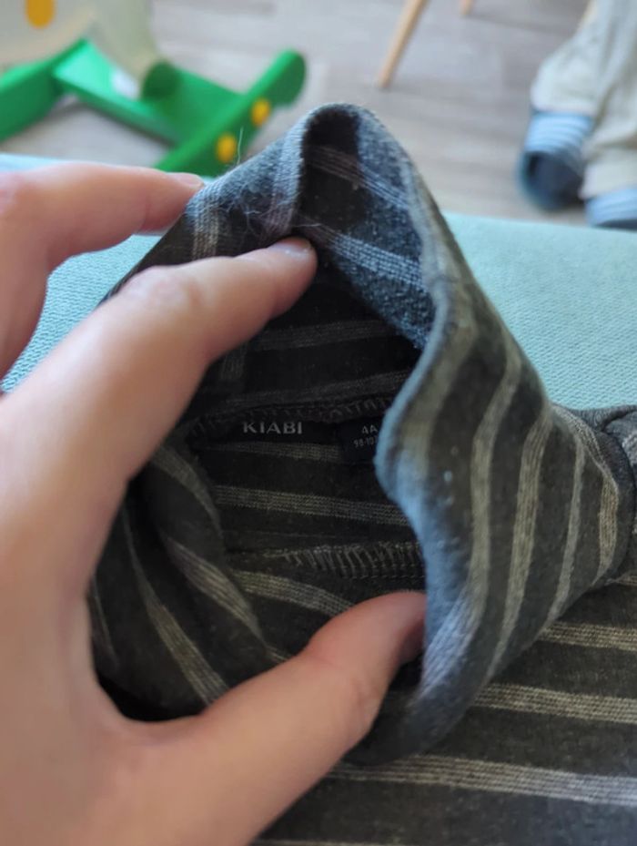 Gros lot de vêtements 4ans - photo numéro 3