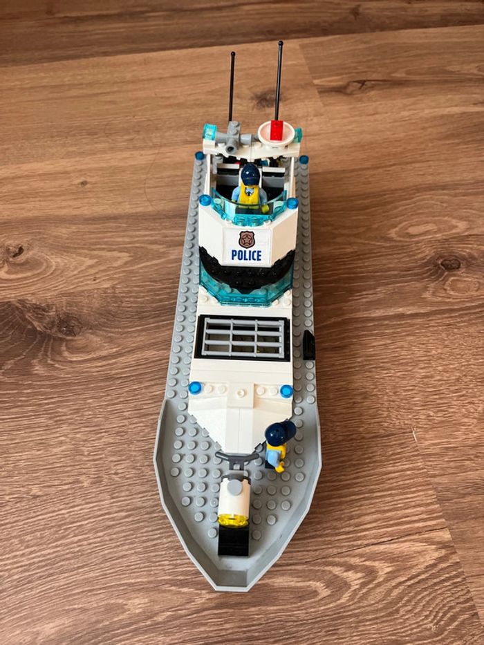Lego city 60129 Le bateau de patrouille de la police - photo numéro 4
