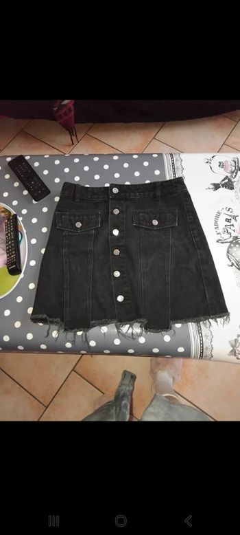 Mini jupe en jean noir avec boutons