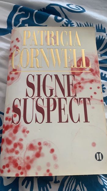 Livre Patricia cornwell signe suspect