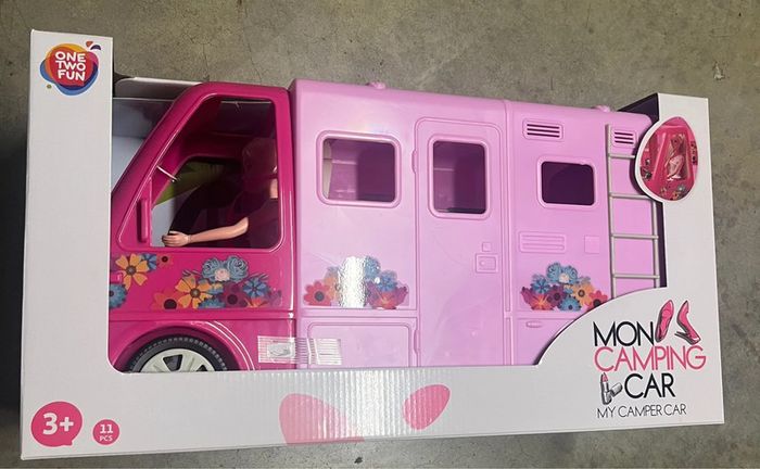 Mon camping car avec poupée et 11 accessoires.A partir de 3 ans - photo numéro 2