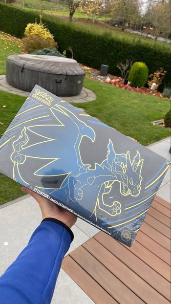 4 upc mega dracaufeu