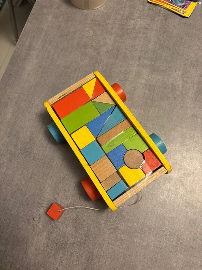 Chariot en bois à tirer