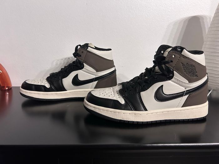 Air Jordan 1 Mid – Pointure 37,5 – Très bon état – Coloris noir/blanc/marron - photo numéro 3