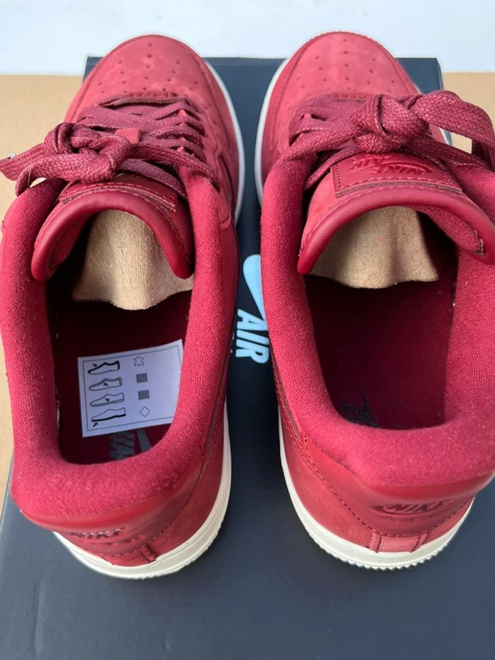 Basket Nike Air Force 1 PRM rouge bordeaux - photo numéro 9