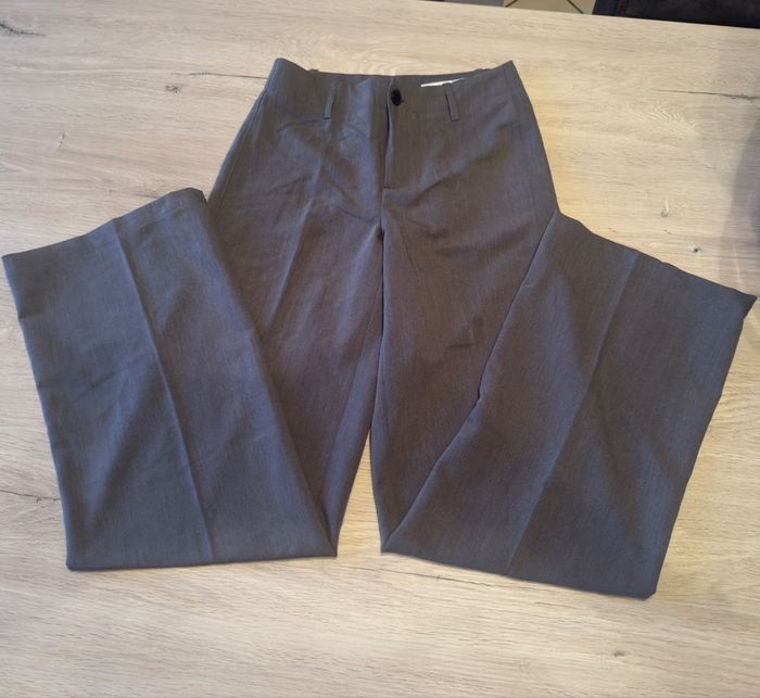Pantalon gris - coupe droite / large - chic - photo numéro 2