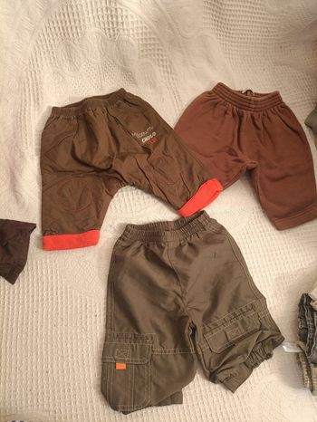 Lot pantalon taille 3 mois