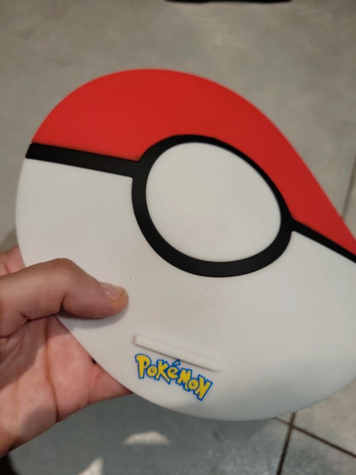 Tapis rond forme de pokeball pokemon pour sourie ou statuette figurine à mettre dessus - photo numéro 3