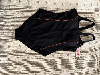 Maillot de bain 1 pièce taille 44