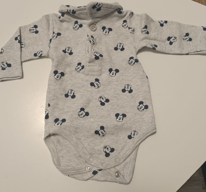 Deux bodys Mickey - photo numéro 2