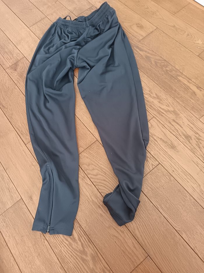 Jogging Nike gris - photo numéro 1