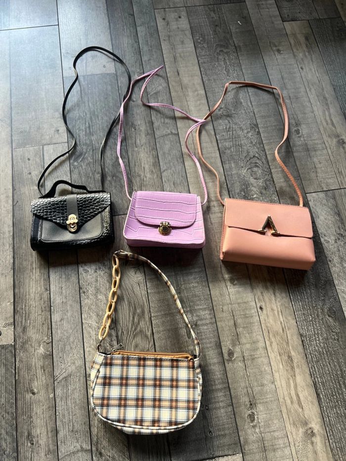 Lot de 4 divers sac