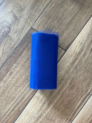Rouleau de tulle bleu roi