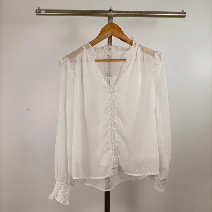 Blouse blanche romantique à plumetis transparents – Kilky Paris – taille M/L A1318