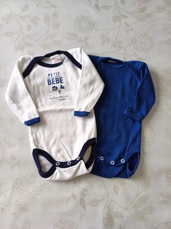 0 Lot 2 bodies 3 mois Absorba