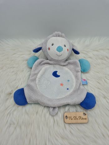 Doudou plat Mouton gris blanc bleu lune étoiles Sucre d’Orge