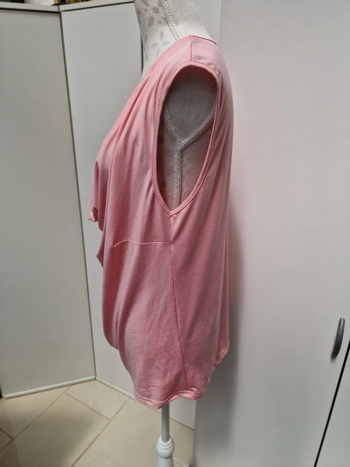 Débardeur Rose Pastel Drapé Décolleté Sexy Plongeant Homme - photo numéro 4
