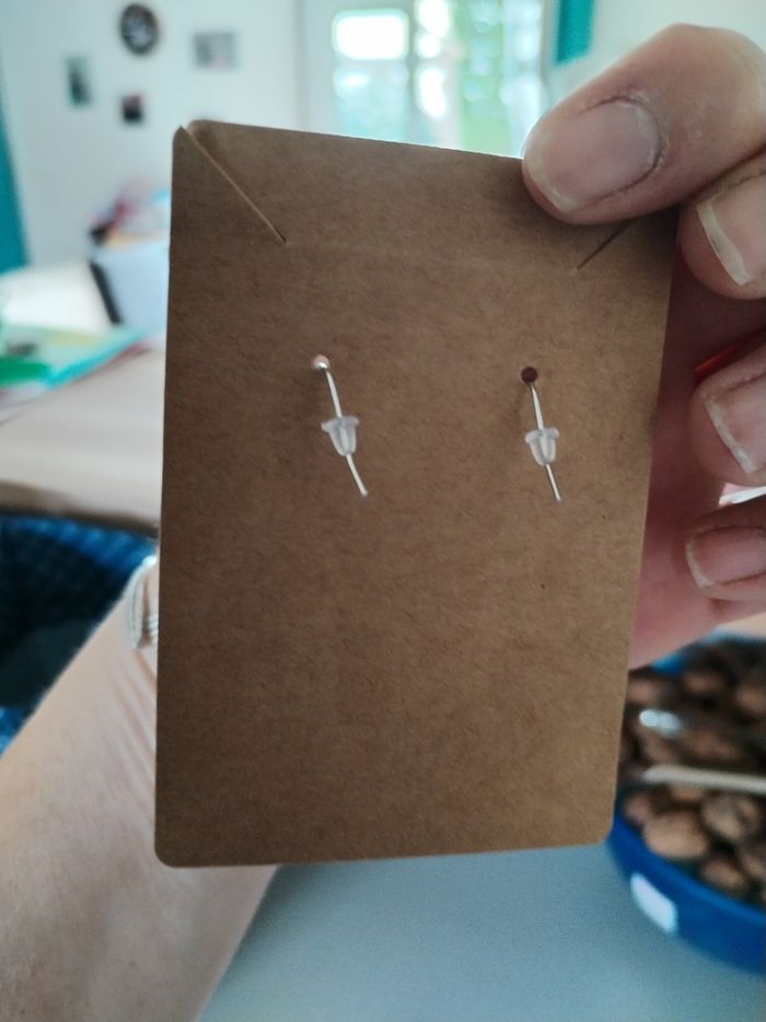 Boucles d'oreilles pendantes neuves - photo numéro 2