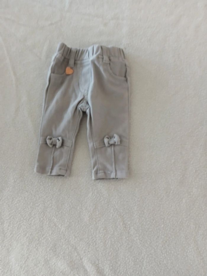 Lots pantalon divers 3 mois - photo numéro 4