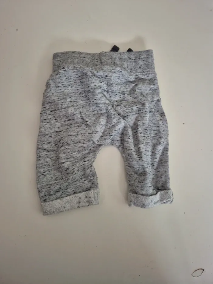 Pantalon 1 mois - photo numéro 3