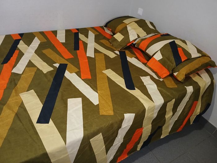 Drap de lit avec 4 taies d'oreiller - photo numéro 3