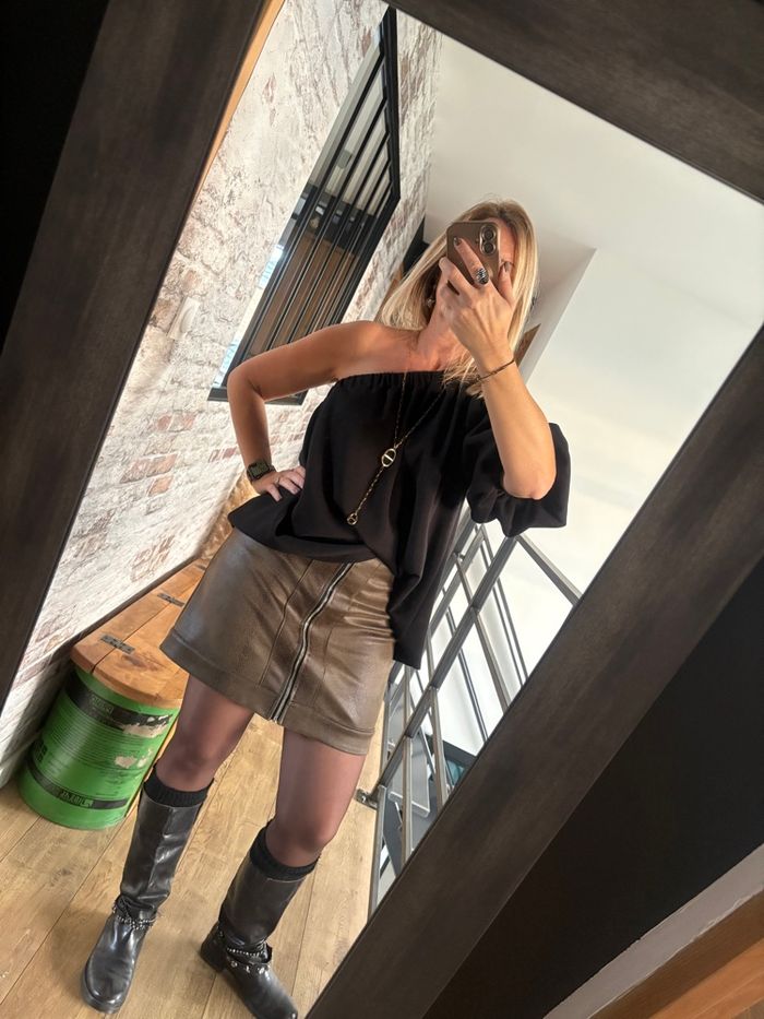 Jupe courte - photo numéro 2