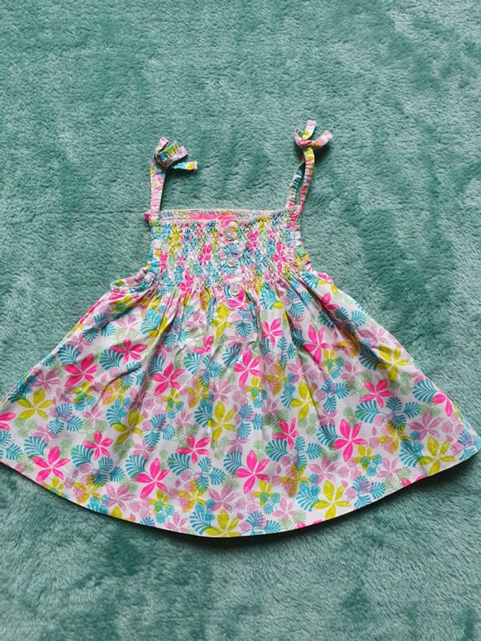 Tres jolie robe 6 mois