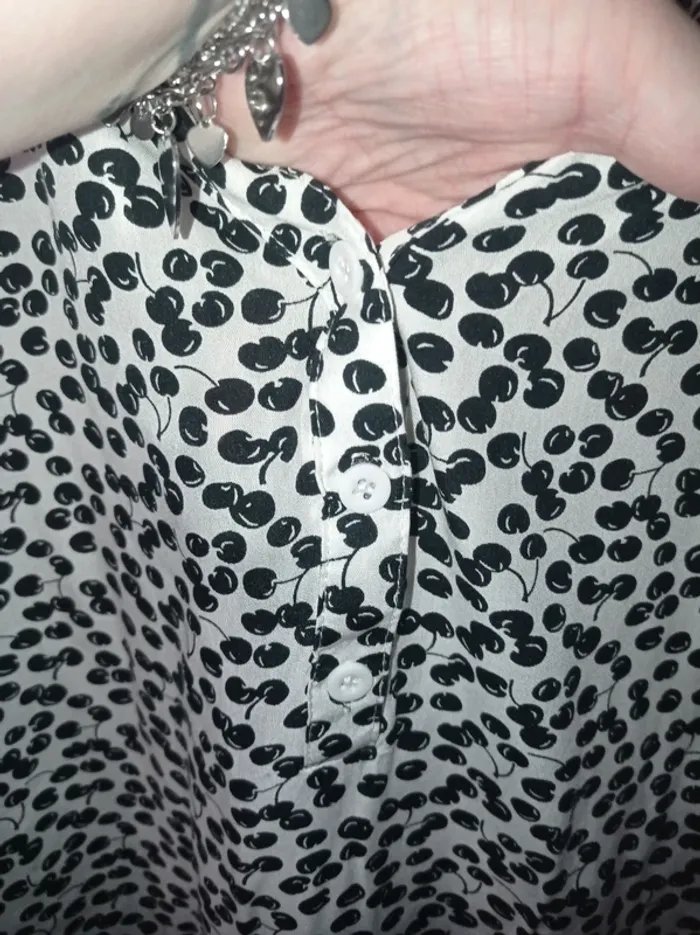 Chemise blouse femme manche 3/4 blanche Motifs cerises - photo numéro 2