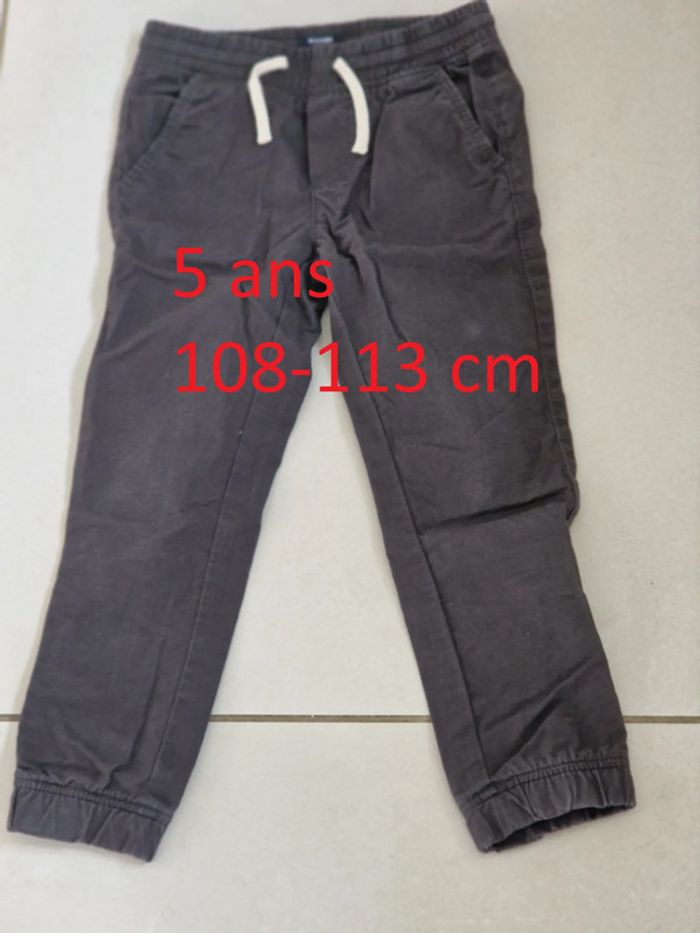 1 pantalon léger gris marque kiabi taille 5 ans 108-113 cm