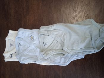 Lot body sans manches 3 mois