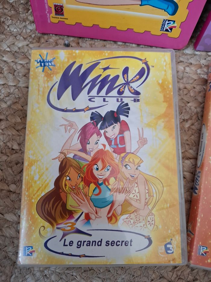 Lot de 2 DVD et 2 livres Winx club - photo numéro 3