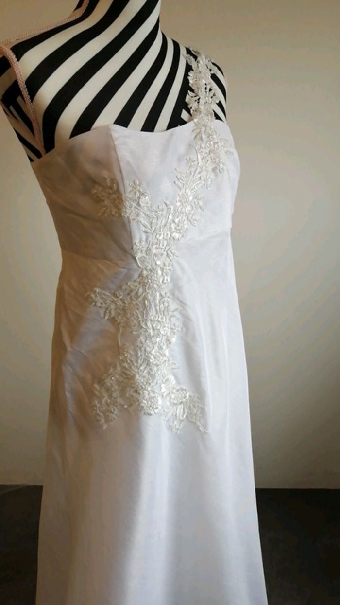 Robe mariage/cocktail/cérémonie blanche et broderie - photo numéro 2
