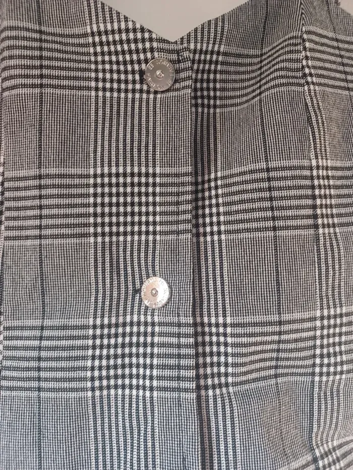 Mini robe à bouton - photo numéro 9