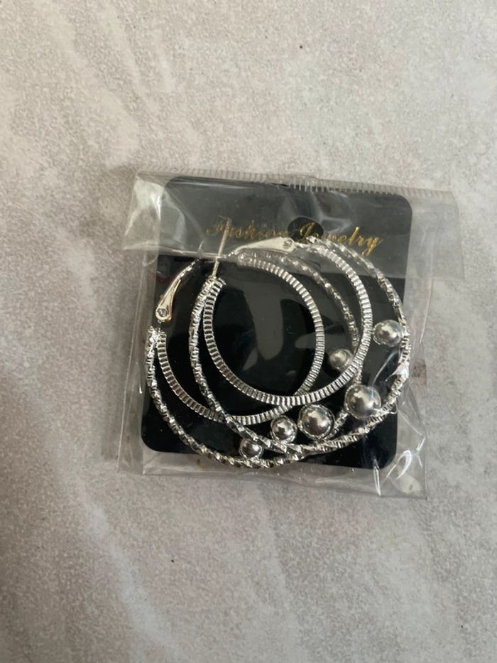 Boucle d’oreille