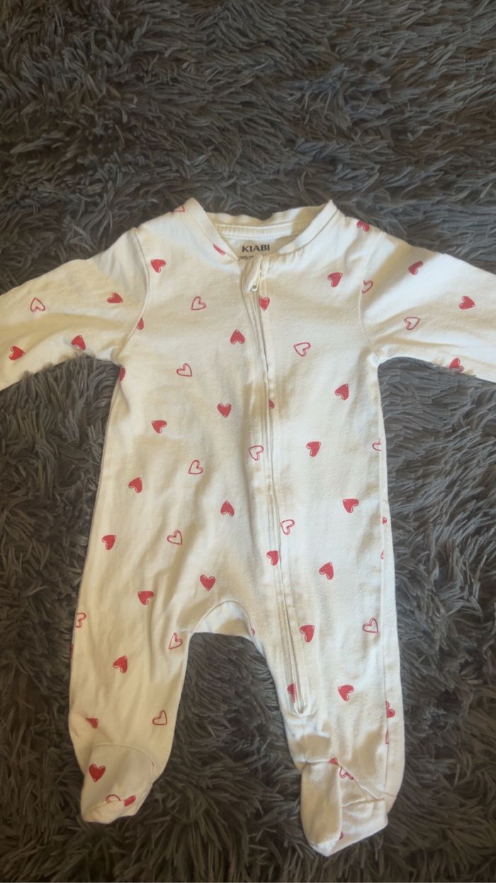 Plan de vêtements bébé - photo numéro 2
