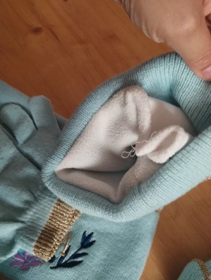 Lot de vêtements jumelles en taille 2 ans - photo numéro 19