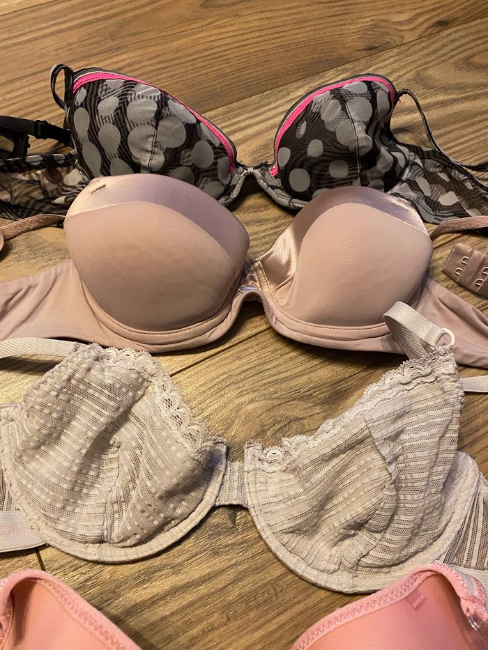 Lot 8 soutien gorge T85B - photo numéro 3