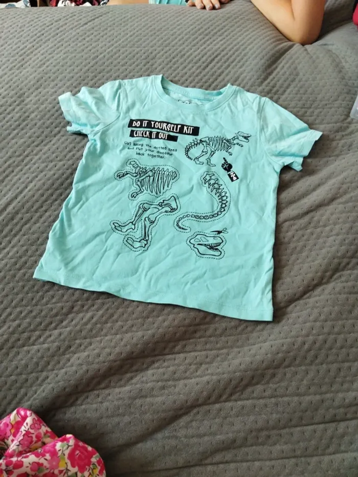 Tee shirt dino