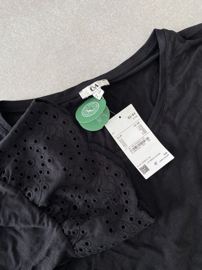 Haut top noir C&A 54/56 manches ajourées NEUF - photo numéro 3