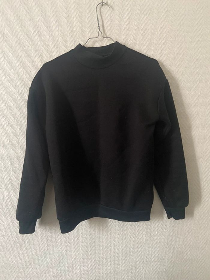 Pull noir