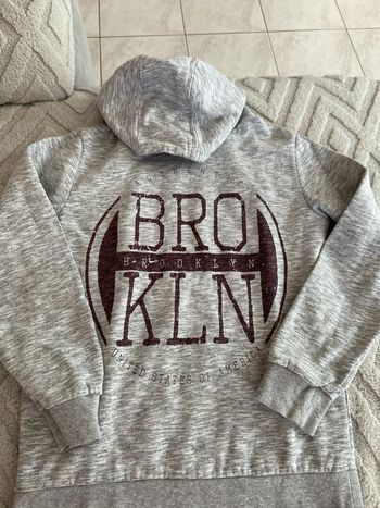 Sweat-shirt taille 12 ans