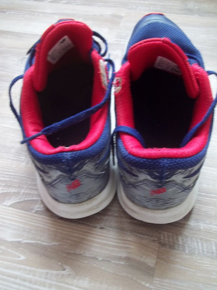 Baskets bleues et rouges New Balance 42 (Ch14) - photo numéro 5