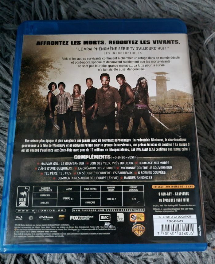 Coffret dvd blu-ray The Walking Dead saison 3 - photo numéro 2
