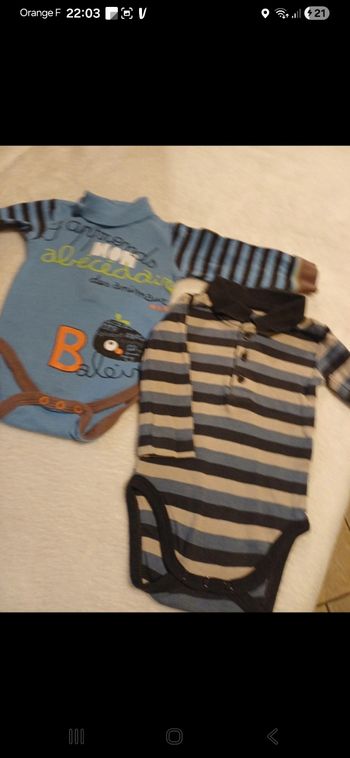 Lot de 2 bodies bébé taille 3 mois