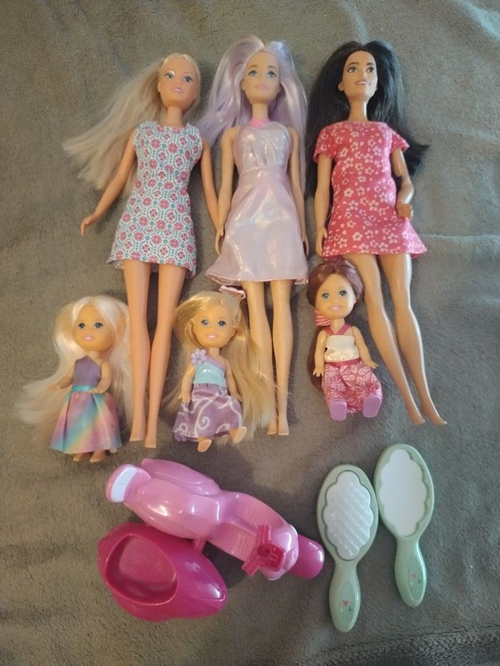 Lot de  poupées barbies
