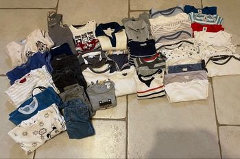 Vêtements bébé garçon 12 mois  plus de 40 pièces 