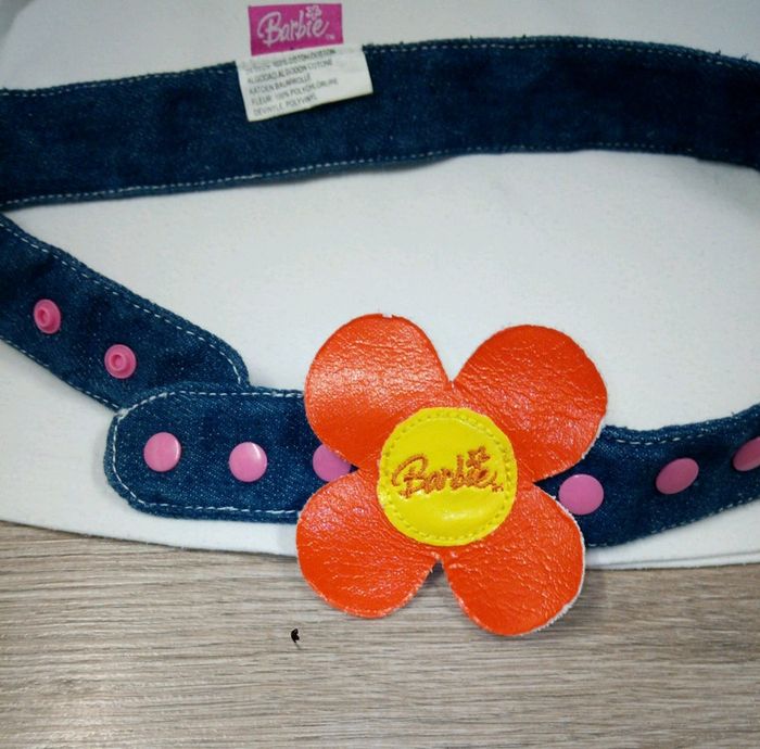 Tee-shirt et ceinture Barbie 8 ans - photo numéro 5