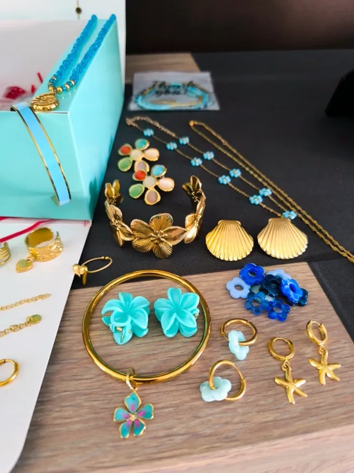 Lot de 40 bijoux dorés et turquoises - photo numéro 12