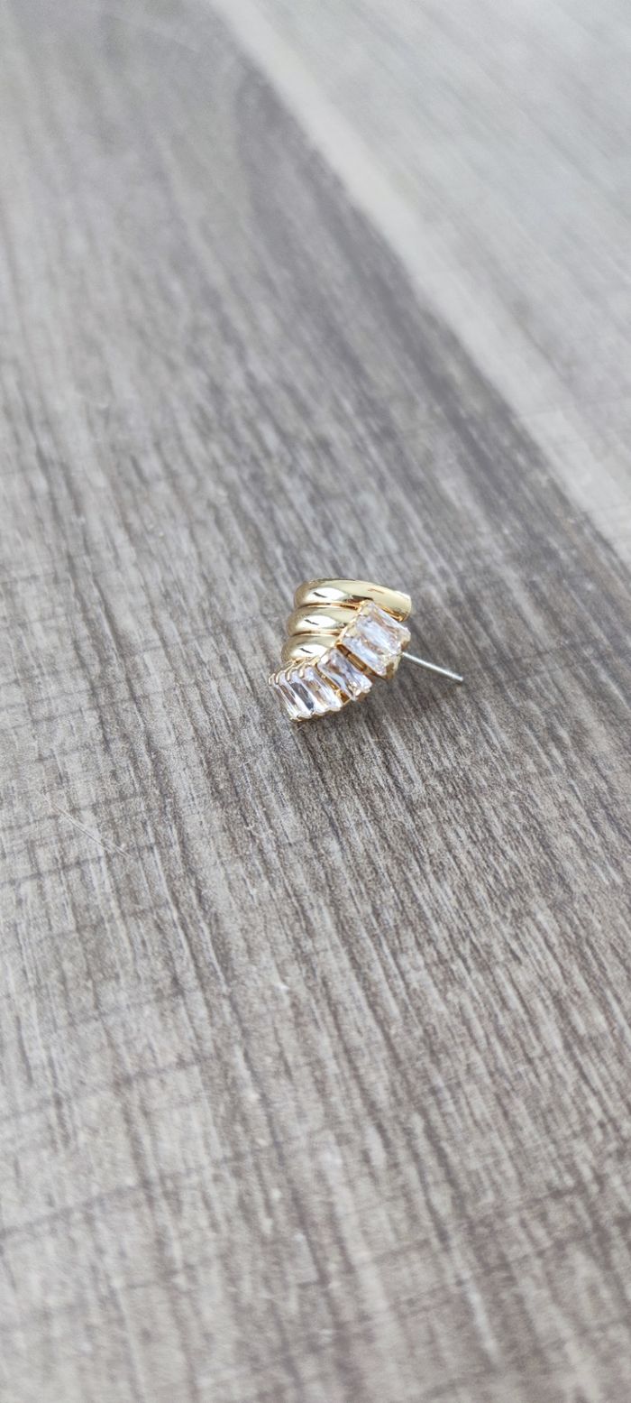 Boucles d’oreilles dorées strass élégantes femme – neuf avec étiquette - photo numéro 2